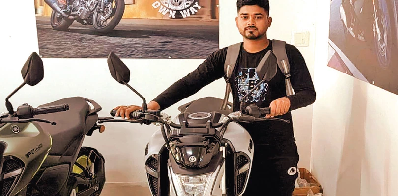 কয়েন জমিয়ে মোটর বাইক কিনলেন তারাপীঠের যুবক