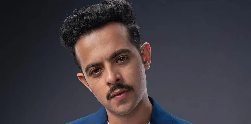 সমালোচনাকেও এখন ভালোবাসি: আকাশ মাখিজা