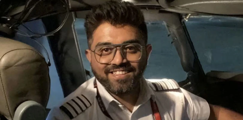 রক্তস্নাত ভারতীয় পাইলটই ককপিটের দরজা খুলে দেন, কুঠার দিয়ে কোপ, জানালেন বিমানযাত্রী দন্ত চিকিৎসক