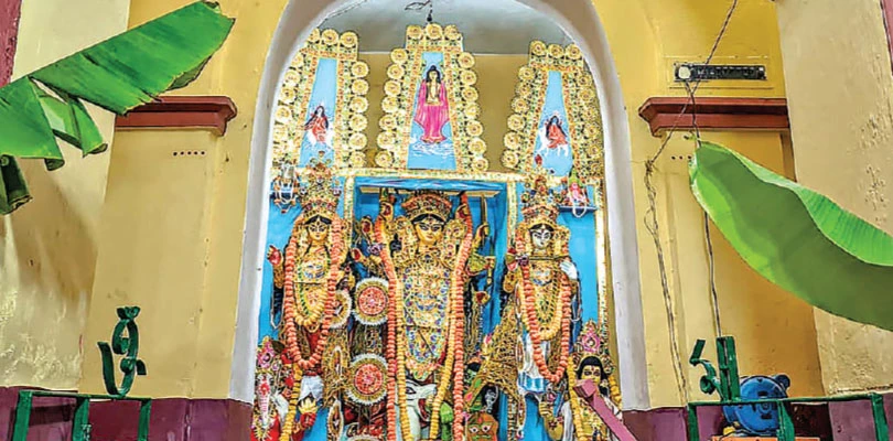 সিসি ক্যামেরা নিজেই বন্ধ করেন দেবী! ৪০০ বছরের পুজো ঘিরে মিথ