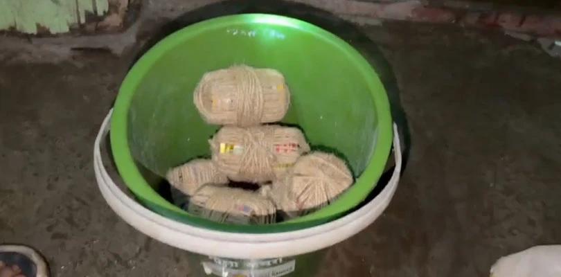 গোডাউন থেকে উদ্ধার বোমা, অভিযুক্ত কাউন্সিলরকে লক্ষ্য করে ছোড়া হল ডিম