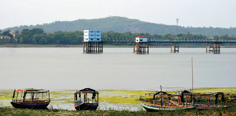 মুকুটমণিপুরে সাড়ে ৪ কোটিতে আলো, রাস্তা সংস্কারে ২ কোটি