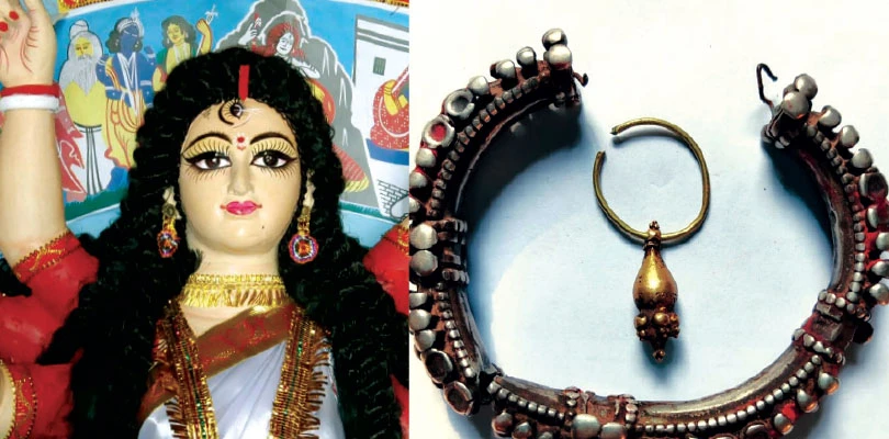 চিতাভস্ম থেকে পাওয়া ‘আগুনখাঁকি’ নথ-নোয়া পরেন ঘোষালবাড়ির মা