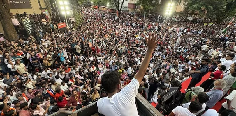 মুম্বইয়ের শিবাজি পার্ক থানার বাইরে উত্তেজনা; বিক্ষোভকারীদের মারধরের অভিযোগ