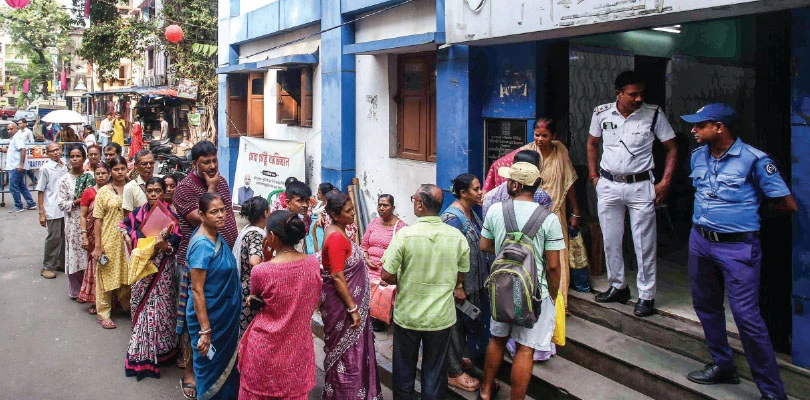 সেবা সেতু শিবিরে ‘অন্নপূর্ণা’ অসন্তোষ, প্রথম দিনেই বার্ধক্য ভাতার জন্য প্রায় ৫ লক্ষ আবেদন