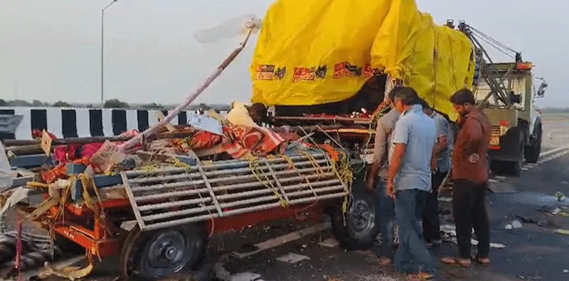 ভয়াবহ দুর্ঘটনা, ট্রাক-টেম্পো পিকআপের সংঘর্ষে মৃত ৭