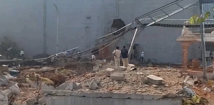অন্ধ্রপ্রদেশে ওষুধ কারখানায় ভয়াবহ বিস্ফোরণ! মৃত্যু!