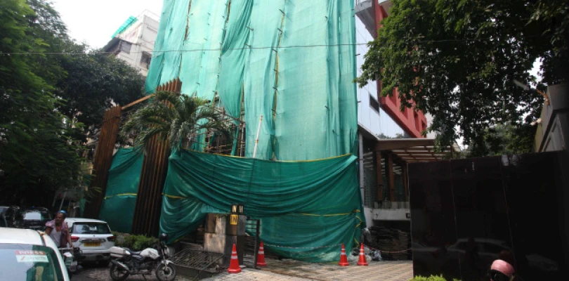 হোটেলে জন্মদিনের পার্টিতে হানা এসটিএফের, বাজেয়াপ্ত কোকেন