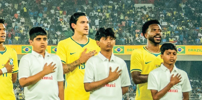 ভিনির হাত ধরে আপ্লুত কেরলের ছোট্ট সাহিথ