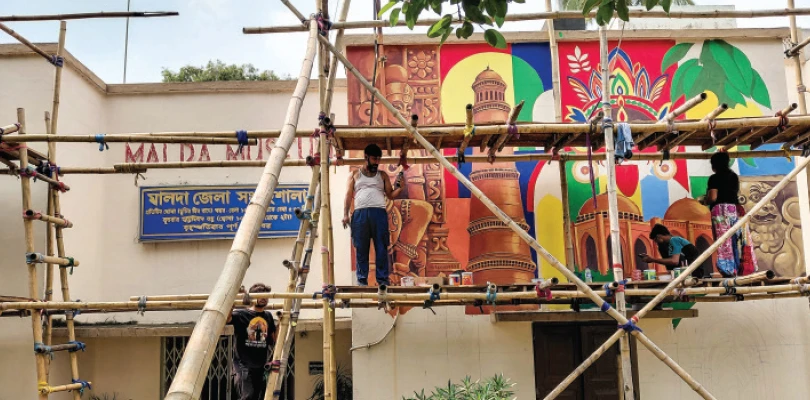 ইতিহাসে ঝোঁক নেই, মিউজিয়ামে ভিজিটর টানতে ক্যাফে, ওয়াইফাই