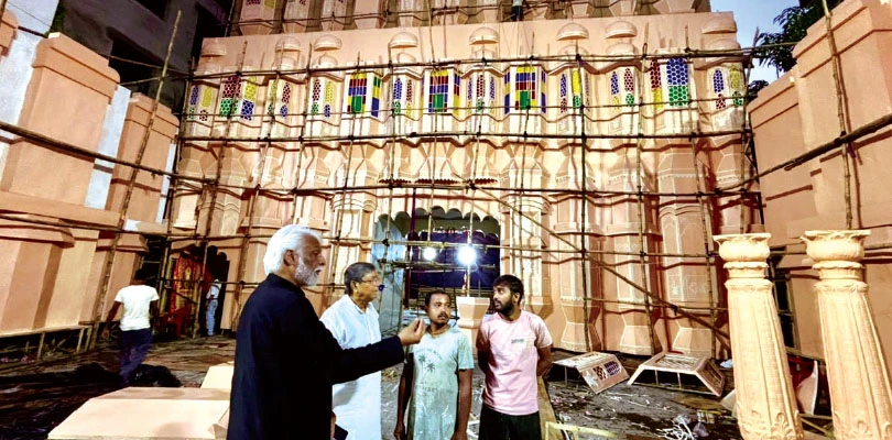 জৌলুস ধরে রেখে ভিড় টানতে মরিয়া নয়া কমিটি, সুজিতহীন শ্রীভূমিতে এবার হাওয়ামহল