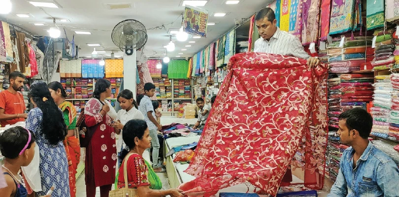 পুজোর বাজারে ট্রেন্ডিং কারদানা জামদানি
