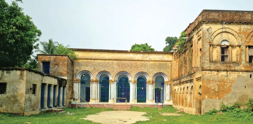 কালীগঞ্জের রায়চৌধুরী বাড়ির ভুবনেশ্বরীকে আজও দশমীতে দেওয়া হয় পান্তাভাতের ভোগ