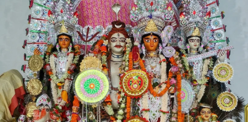 আলতা পরা দু’টি পায়ের ছাপ চলে গিয়েছে পুকুরপাড়ে, লোককথার সঙ্গে অলৌকিক কাহিনি, ৩৫৩  বছরে পাঁচলার ঘোষবাড়ির হরগৌরী পুজো