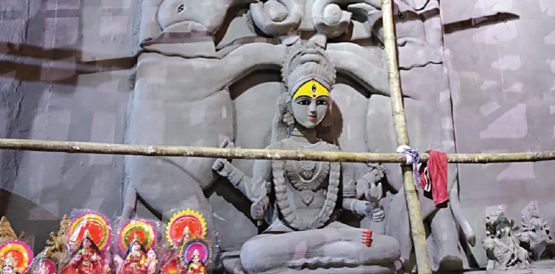 টালা বারোয়ারিতে উমার সঙ্গে একাধিক দেবীর মূর্তি, টালা পল্লিতে ১০৮ পদ্মে দুর্গার অবস্থান