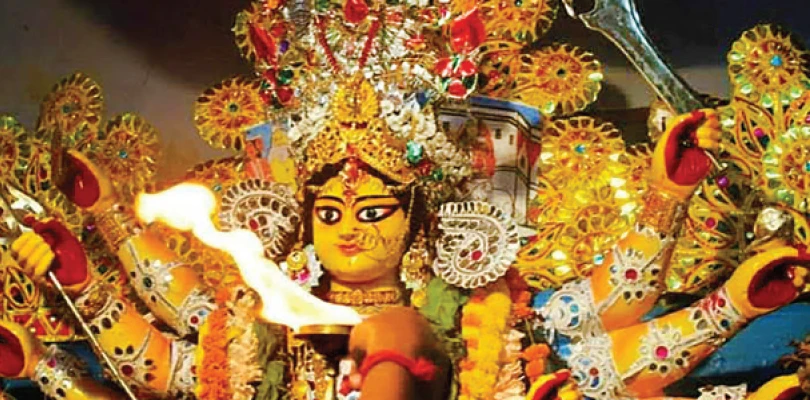 শ্যামনগরে বড়বাড়ির পুজো, দশমীর দিন ইলিশ ও পান্তা ভোগ দেবীকে