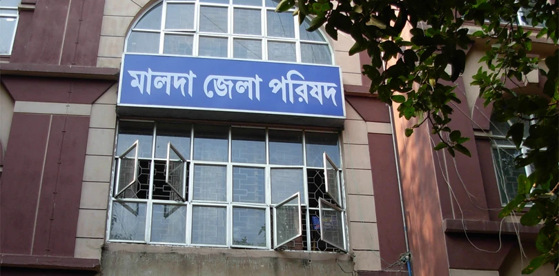 জেলা পরিষদে সভাধিপতি নির্বাচন ঘিরে মালদহে চরম উত্তেজনা, ভোটের আগে গ্রেপ্তার ৪ তৃণমূল সদস্য