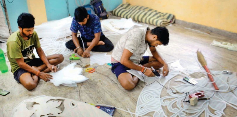 থিমের যুদ্ধে পুরাণ-মন্দির-ইতিহাস, বারুইপুরে যুযুধান পুজো কমিটিগুলি