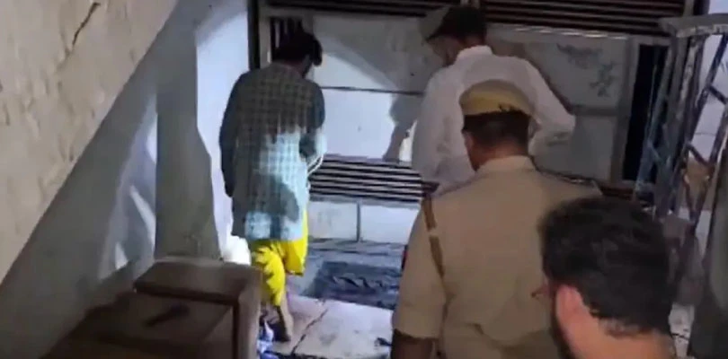 যোগীরাজ্যের গুরুকুলে জলের ট্যাংক পরিষ্কার করতে নেমে বিষাক্ত গ্যাসে মৃত্যু ৪ পড়ুয়ার