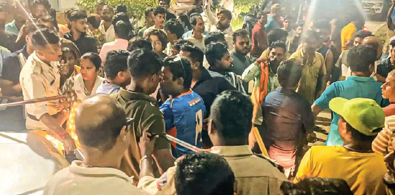 তোলাবাজি ঘিরে রহড়ায় বিজেপির গোষ্ঠী সংঘর্ষ, স্বাস্থ্যকেন্দ্রের মধ্যে বোমা, জখম ১, আতঙ্কে চিকিৎসক, রোগীরা