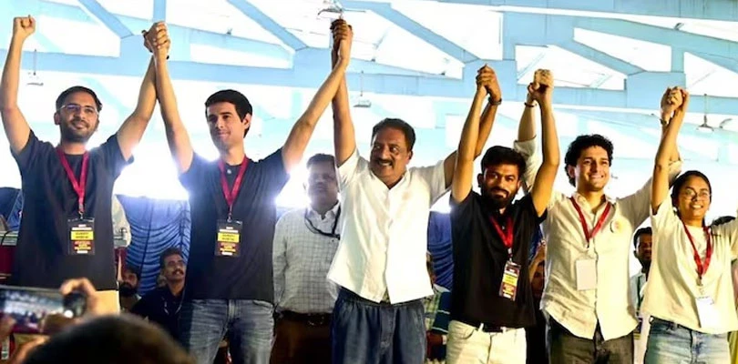 ‘ভোট চোর, গদি ছোড়’ স্লোগানে ‘ওয়াইল্ড কার্ড এন্ট্রি’ নিলেন প্রকাশ-ধ্রুব