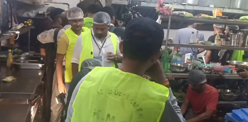হাতিবাগানের একাধিক রেস্তোরাঁয় অভিযান খাদ্য সুরক্ষা আধিকারিকদের
