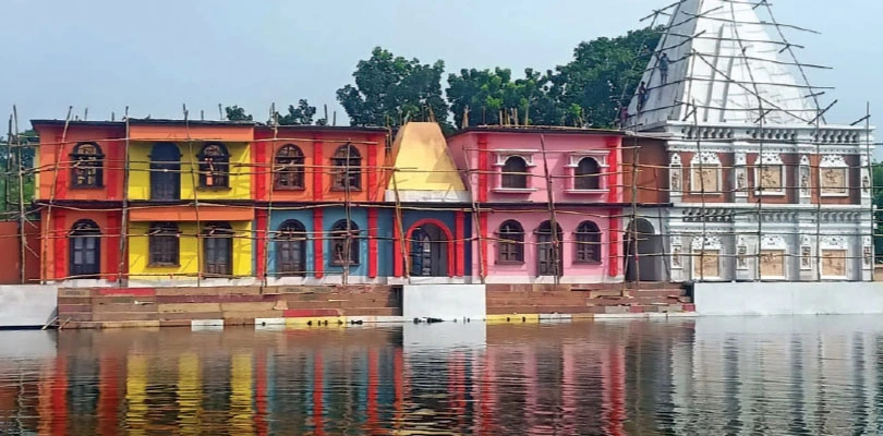 লোটাস টেম্পল থেকে স্বর্ণবাসর, শুদ্ধি  ও আলপনার নানা সাজে থিমের মণ্ডপ