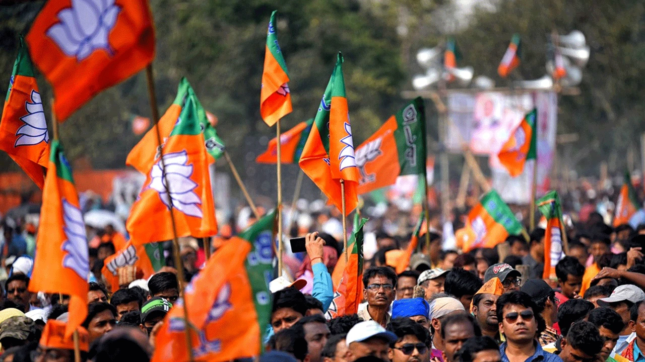 শাখারভের বিজয় মিছিলে দেখা যায়নি বিজেপির জেলা সভাপতিকে, গুঞ্জন শাসকদলের অন্দরে