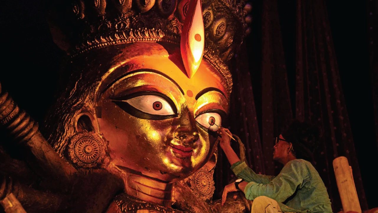 বিষ্ণুপুরে সাত ভাই চম্পার দুর্গাপুজো, সবদিকে নজর মহামায়াদেবীর