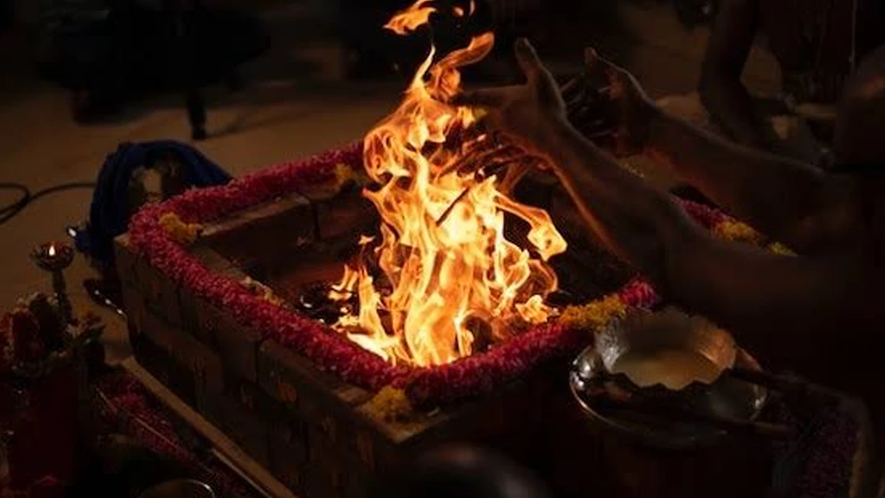 পুজোর আগে সামবেদীয় হোম  প্রশিক্ষণের উদ্যোগ হুগলিতে