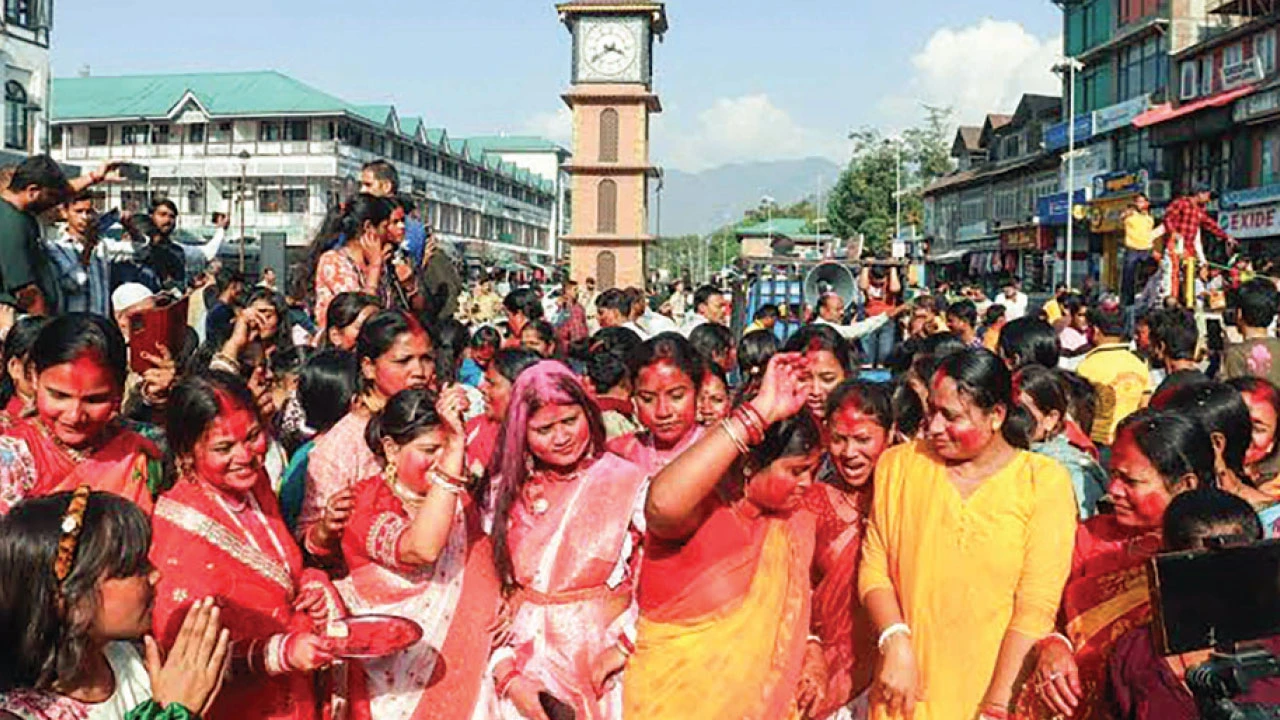 চিনার গাছে শরতের হাওয়া, উমা আরাধনায় কাশ্মীরের বাঙালিরাও
