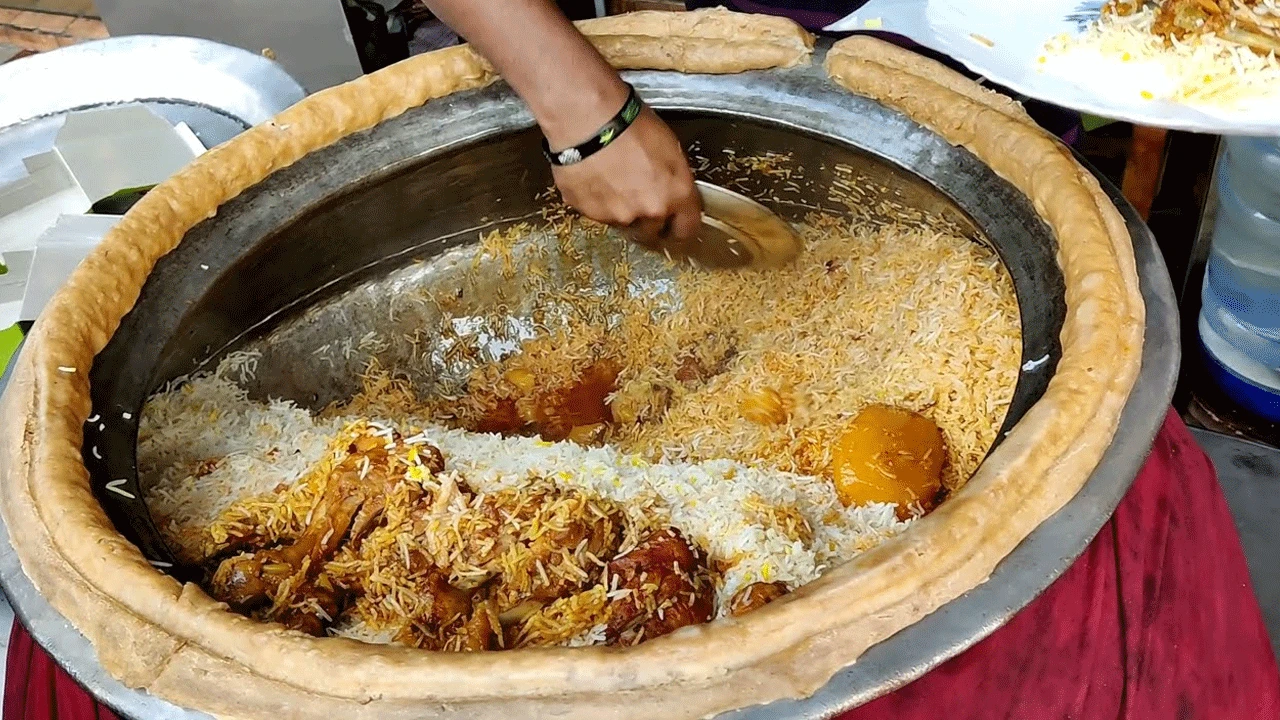 পুজোয় খাবারের গুণমান ঠিক রাখার নির্দেশ রেস্তরাঁ, ফাস্টফুডের দোকানদারদের সতর্ক করল মহকুমা প্রশাসন
