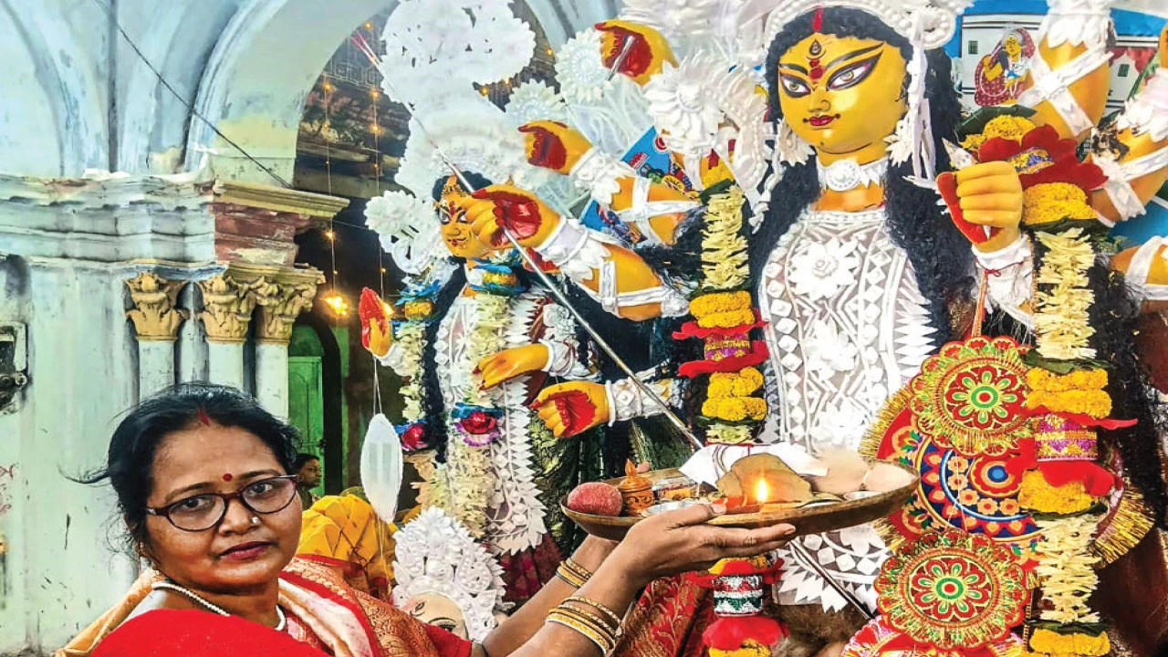 বিধানচন্দ্র রায় থেকে রাজেন্দ্র প্রসাদ, রাজনৈতিক ইতিহাসের সাক্ষী সালকিয়ার ঘোষবাড়ির পুজো