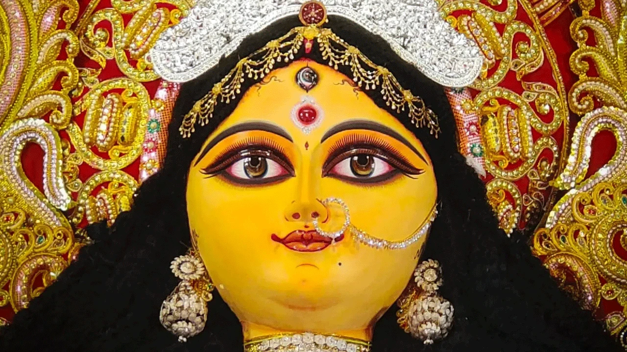 রামমন্দির থেকে রবি ঠাকুরের ‘হাট’ কবিতা, হরেক থিমে সাজছে মণ্ডপ