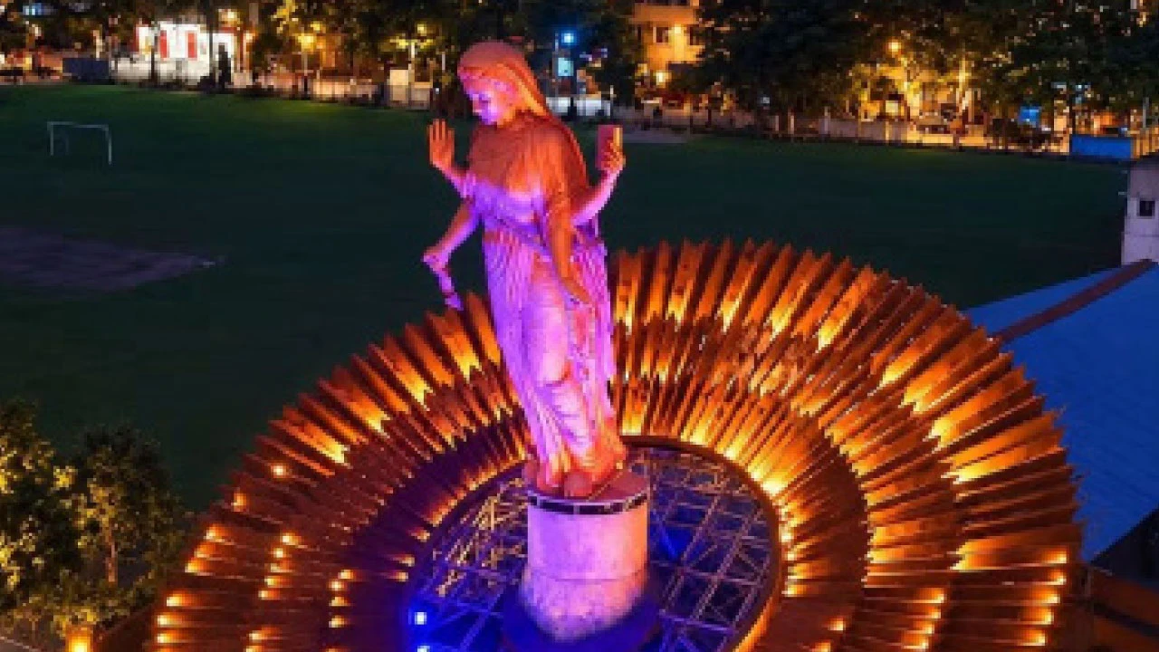 জলের নীচে দ্বারকানগরী, আনন্দমঠের ভারতমাতা সহ নানা থিম পানিহাটিতে