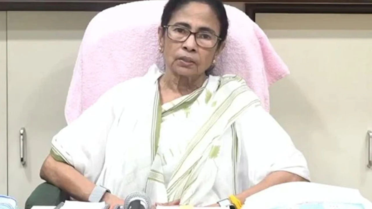 মমতার নির্দেশে আগামী মঙ্গলবার কলকাতায় মিছিল