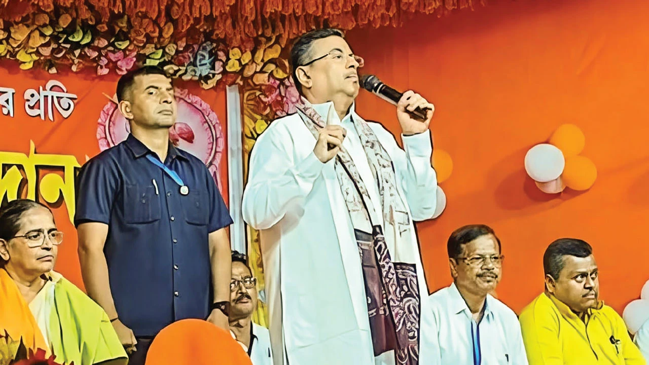 নেতৃত্বকে বৈভব নিয়ন্ত্রণের বার্তা শুভেন্দুর