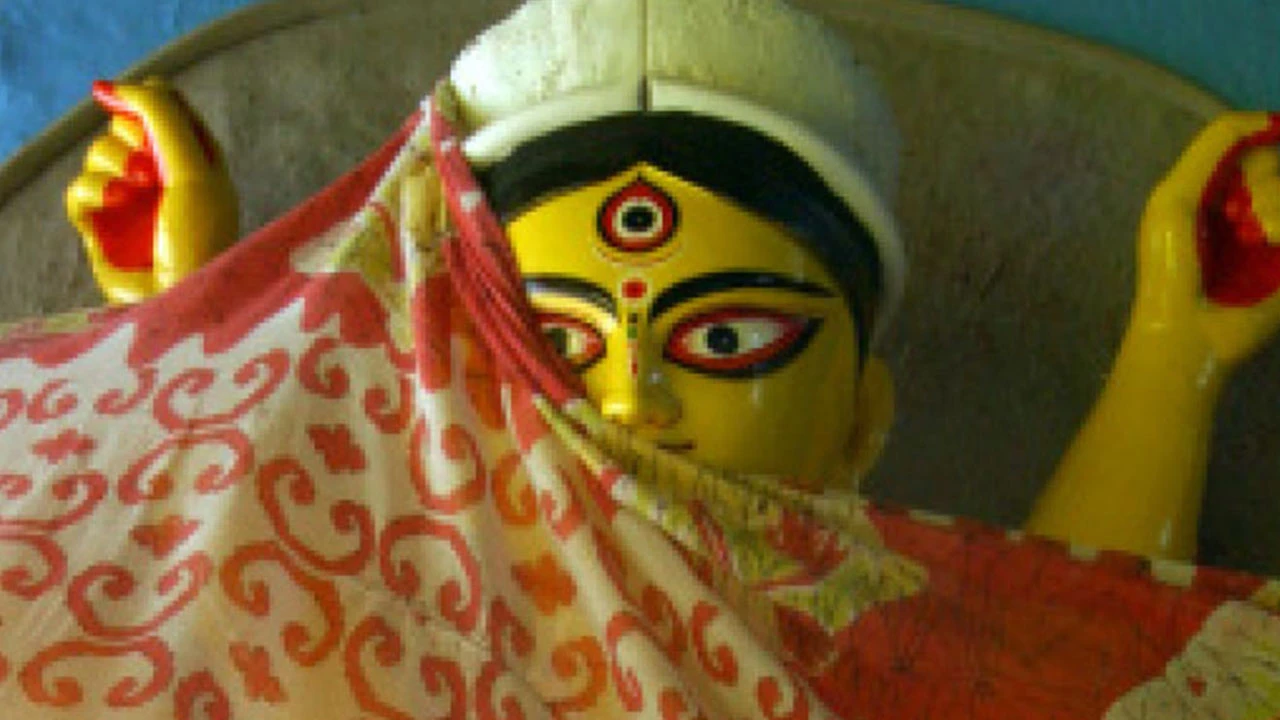 ২৫০ বছরের দুর্গোৎসবে দেবীকে দেওয়া হয় পান্তা ভাত-কচুর শাক