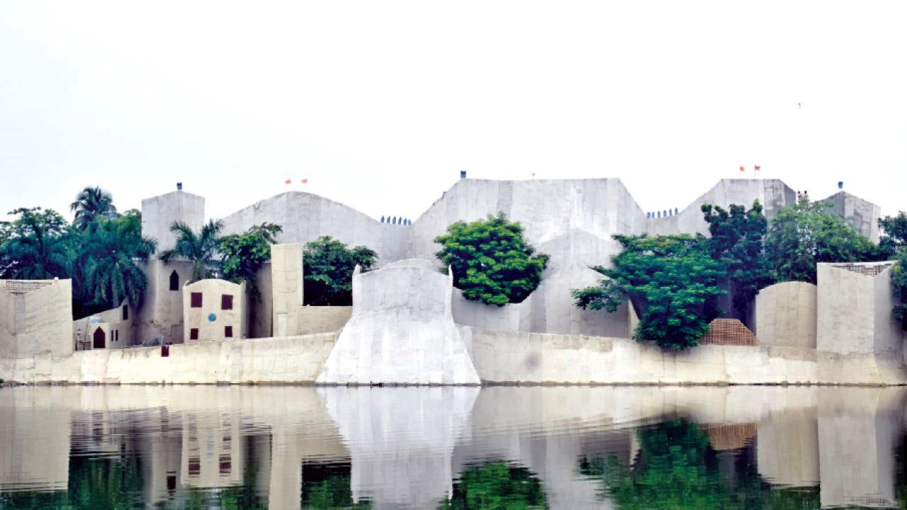 থিমের চমক দিতে প্রস্তুত আগরতলা