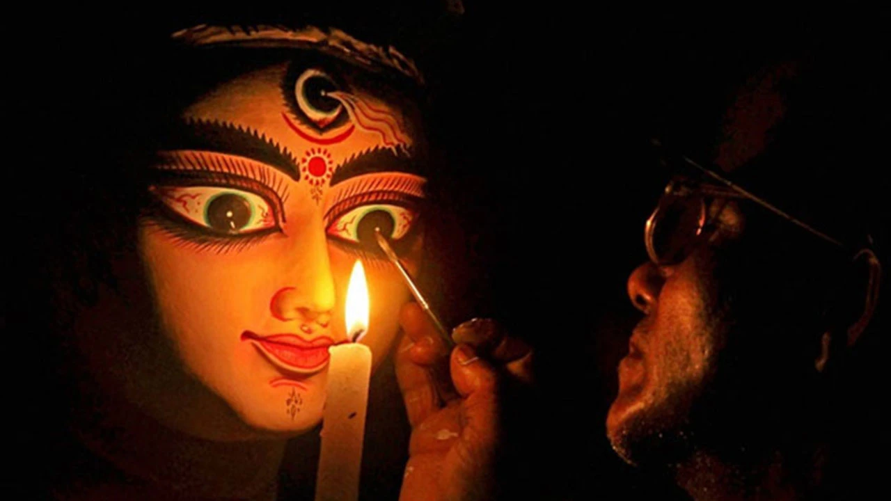 এবার আলোর খেলাতেই বাজিমাত করতে চায় দেশপ্রিয় পার্ক, ত্রিধারা
