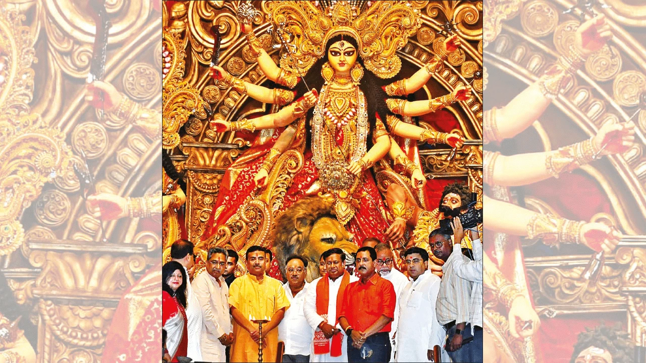 সন্তোষ মিত্র স্কোয়ার ও শ্রীভূমির পুজো উদ্বোধন করলেন মুখ্যমন্ত্রী