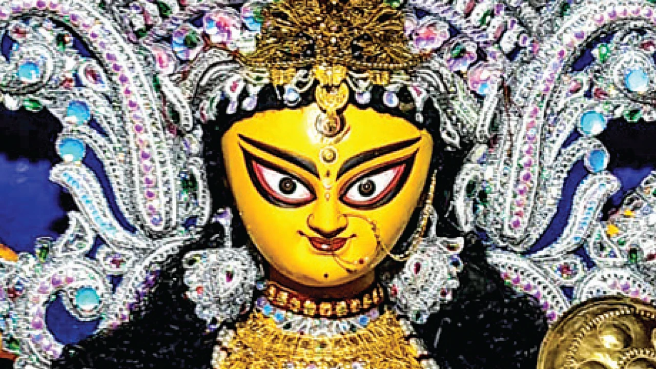 সামবেদীয় মতে আরাধনা, সাড়ে ৩০০ বছর  ধরে পুজো হচ্ছে মহিয়াড়ির ভট্টাচার্য বাড়িতে