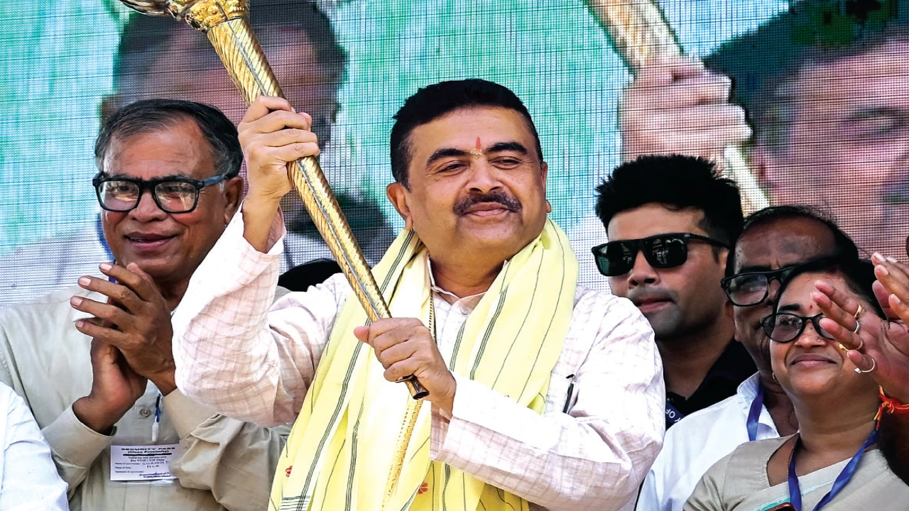 মুখ্যমন্ত্রীর হাত ধরে নদীয়ায় আরাধনা শুরু, রানাঘাট চারের পল্লির পুজো উদ্বোধন শুভেন্দু অধিকারীর