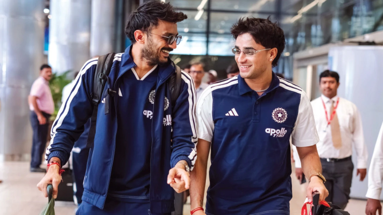 রোস্টনের কৌশলে জল ঢেলে তৃপ্ত অভিষেক
