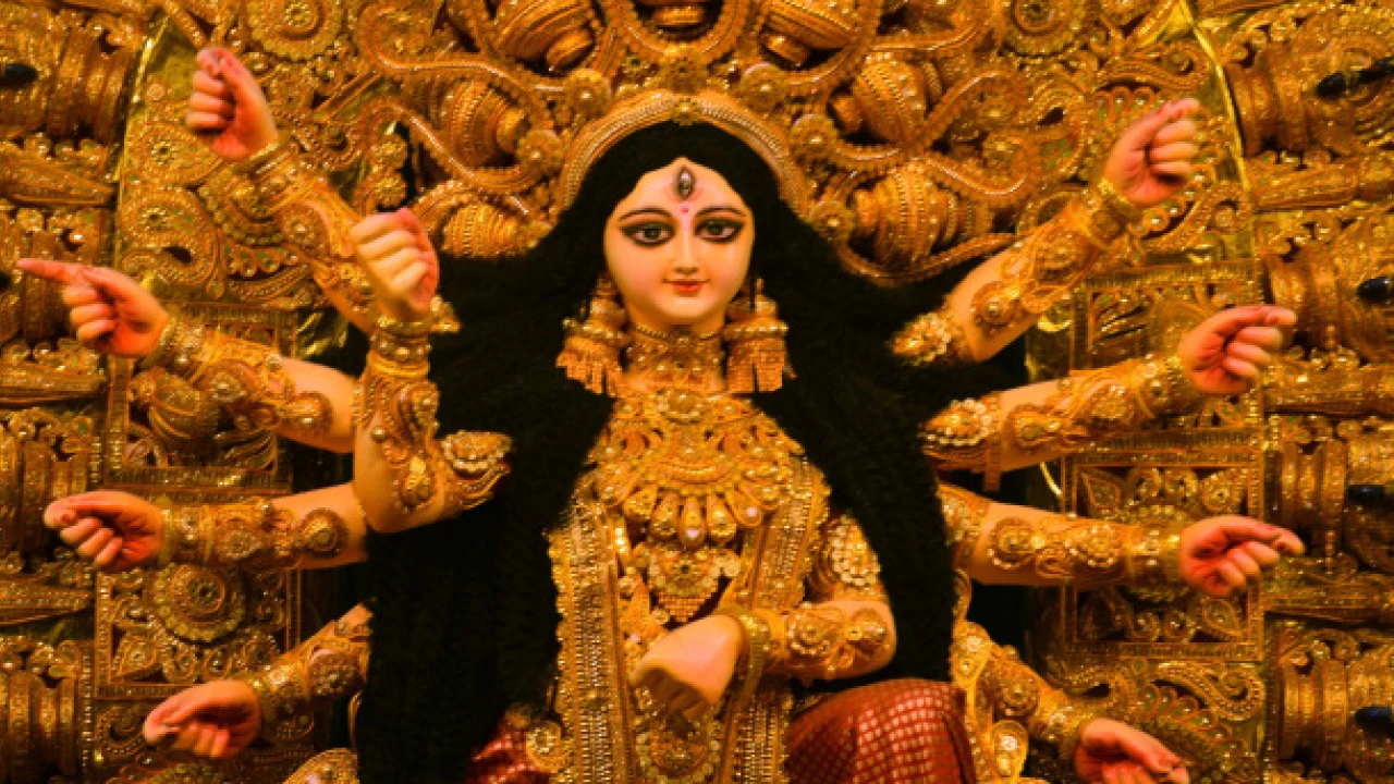 টয় ট্রেন, গোরুর গাড়ি বানিয়ে পুরনো শিলিগুড়ি তুলে ধরছে মিত্র সম্মিলনী, ৯৮ বর্ষে মিলনী ক্লাব