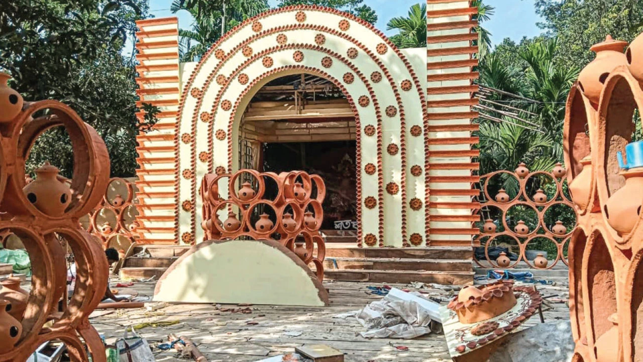 আলোকসজ্জায় প্লাস্টিক বর্জনের বার্তা, দেখা মিলবে ‘মাটির পরশ’ থিমও
