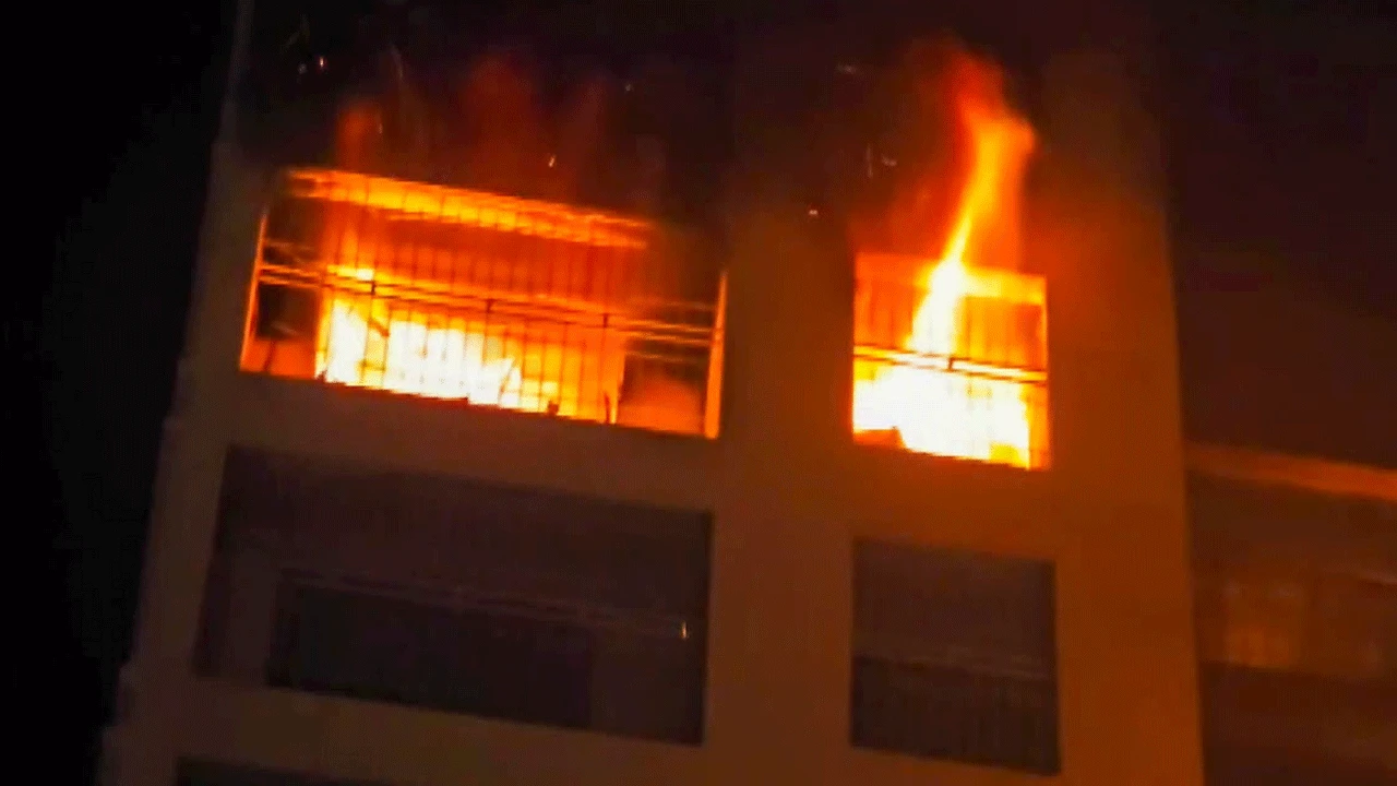 পালঘরের এক বহুতলে ভয়াবহ অগ্নিকাণ্ড, মৃত্যু দুই মহিলার