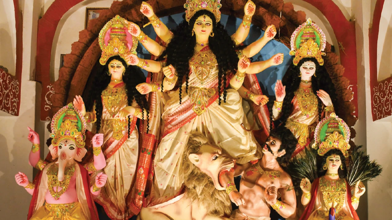 টেরাকোটার মায়াময় সাজ, রামকৃষ্ণ মিশন আর  রাজস্থানী শিল্পকলায় থিমের হাওয়া বৈদ্যবাটিতে