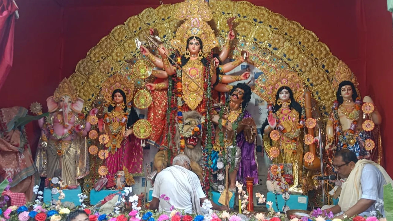 বছরভর অবজ্ঞা-অবহেলার শিকার, ভিটের মাটি দিতে চায় না সোনাগাছি
