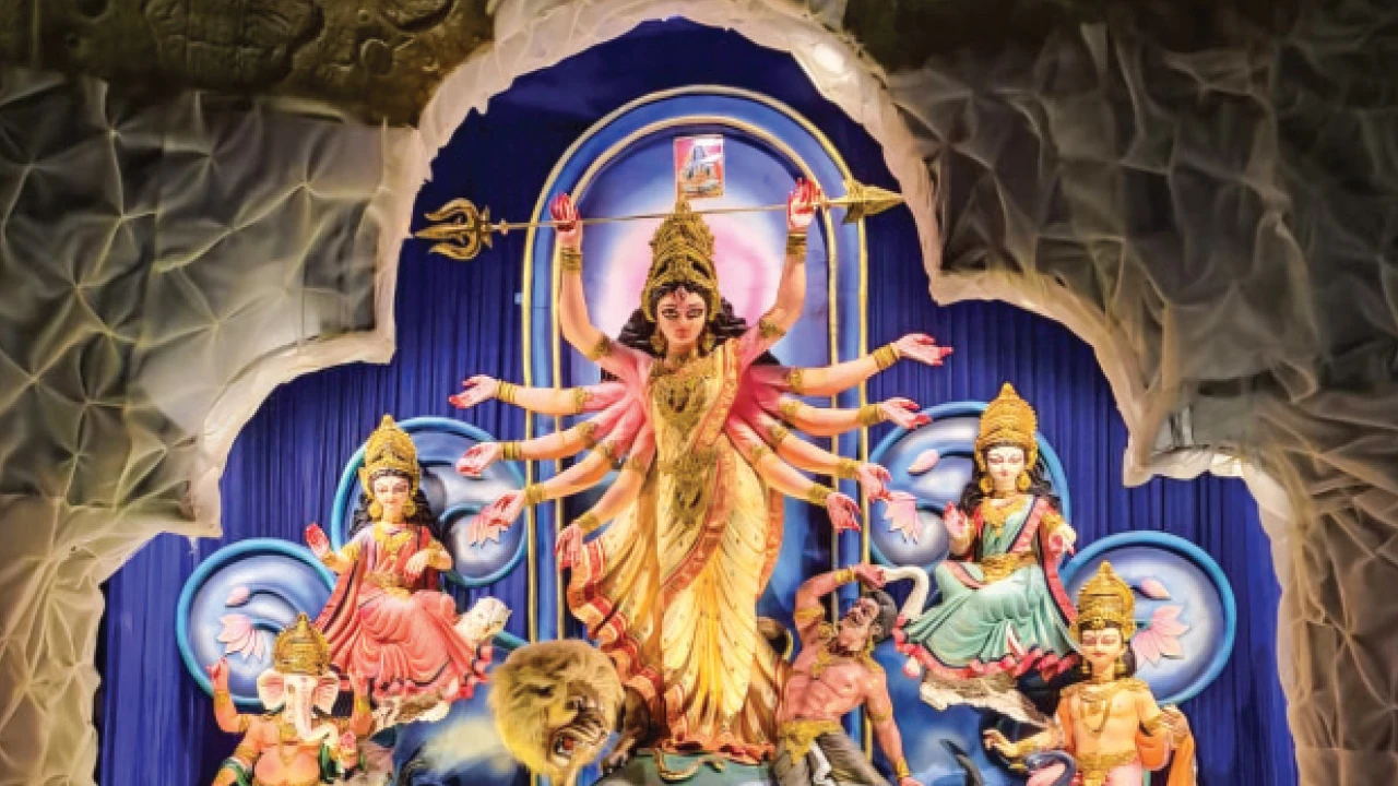 সাবেক রাজভূমে উমা রাজরাজেশ্বরী কোথাও এলিয়েন নিয়ে গগনবিহারী